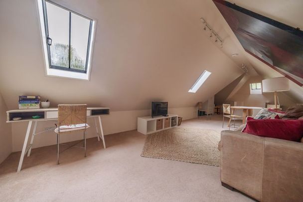 Linchmere Ridge, Haslemere, Surrey, GU27 - Photo 1