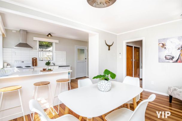 102 Helston Road, Paparangi - Photo 1