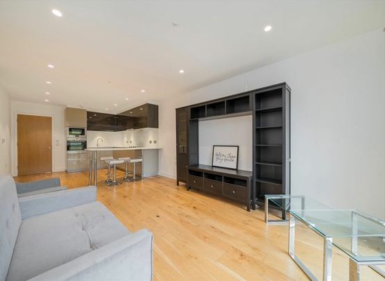 Rathbone Market Canning Town, E16 - Photo 1