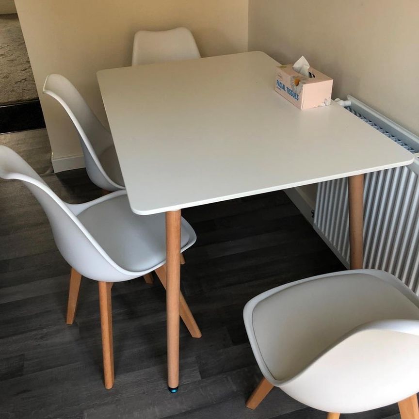 5 Bed Detached House, Glenalmond Place, EH11 - Photo 1