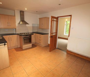 2 bedroom semi-detached house to rent - Photo 6