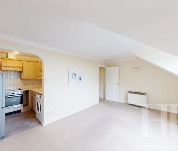 Beverley Mews, Crawley, RH10 - Photo 1