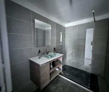 Location Appartement 2 pièces 66m² TOURVES 83170 - Photo 2