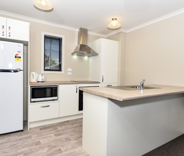 GROUND FLOOR STUDIO ROOM - Photo 5