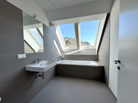 2 Zimmer Dachgeschoss Wohnung mit Home-Office Bereich und Terrasse sowie Klimaanlage - Erstbezug - Unbefristet - Foto 4