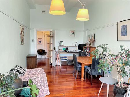 Spacious & Stylish 1-Bedroom Apartment at the Entrance to Aro Valley - Photo 2