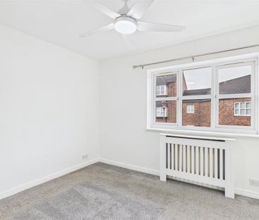 3 bedroom end of terrace house to rent - Photo 2