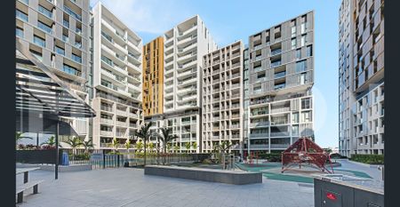 MODERN TWO BEDROOM APARTMENT + STUDY WITH DISTRICT VIEWS - Photo 4