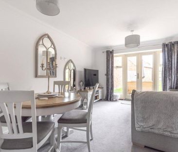 2 bedroom semi-detached house to rent - Photo 6