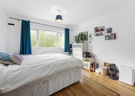 Turenne Close, SW18 1JN, London - Photo 2