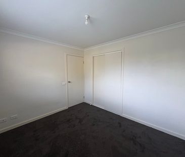 WELL PRESENTED TWO BEDROOM FRONT FACING UNIT! - Photo 3