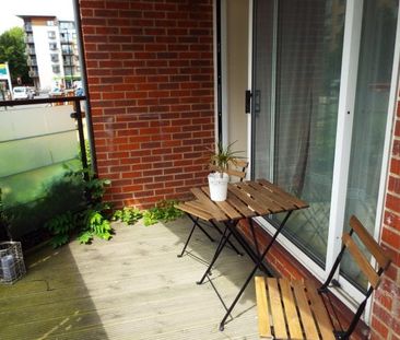 Briton Street, Southampton - Photo 1