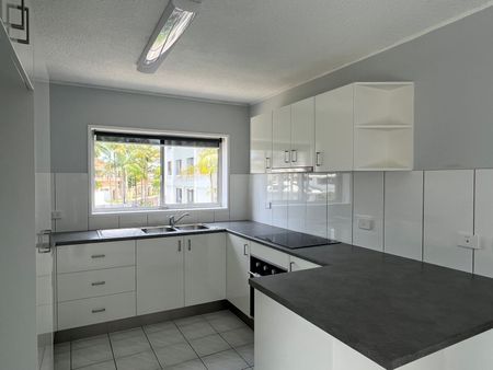 2 Bedroom Unit on Chevron Island - Stunning Views - Photo 3