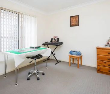 NEAT AS A PIN & ONLY MINUTES WALK TO MANSFIELD STATE SCHOOL - Photo 3