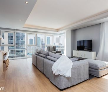 Warszawa, Wola, ul. Grzybowska - Photo 4