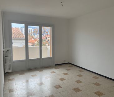 Location Appartement 2 pièces 39m² TOULON 83000 - Photo 6
