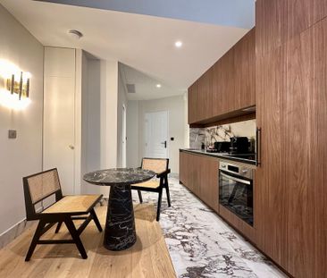 Appartement à louer rue de Rennes, Paris 6ème - Photo 2