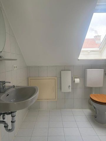 1-Zimmer Dachgeschosswohnung mit Küche Augsburg-Oberhausen - Photo 3