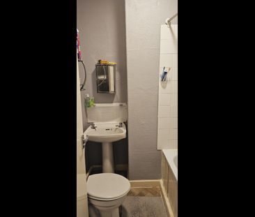 2 Bed Terraced House, Randolph Street, L4 - Photo 5