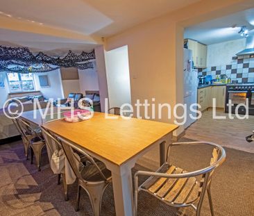 10 Bedroom Mid Terraced House for rent in Regent Park Terrace - Photo 3