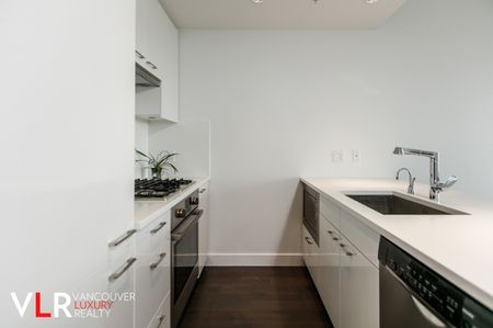 Condo in Vancouver West Side, BC - Photo 5