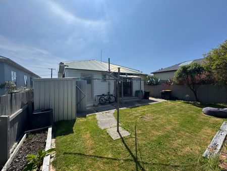 5 Crest Street, Tainui - Spacious Family Home in Prime Location - Photo 3