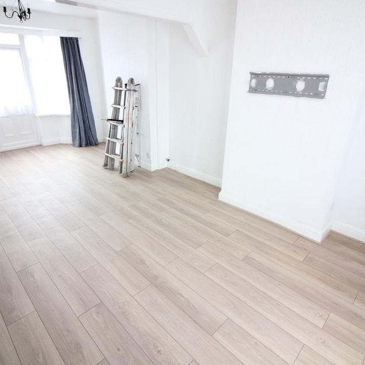 Rosecroft Road, Southall - Photo 1