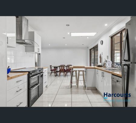 10 Pinjar Court, Waikiki, WA 6169 - Photo 2