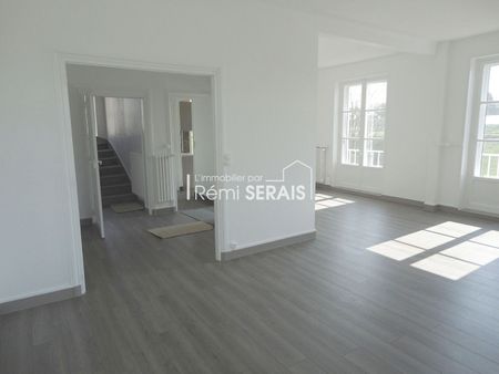 À louer - Appartement T5 spacieux de 134 m² - Centre-ville de FALAISE, - Photo 3