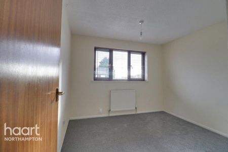 4 bedroom detached house to rent - Photo 3