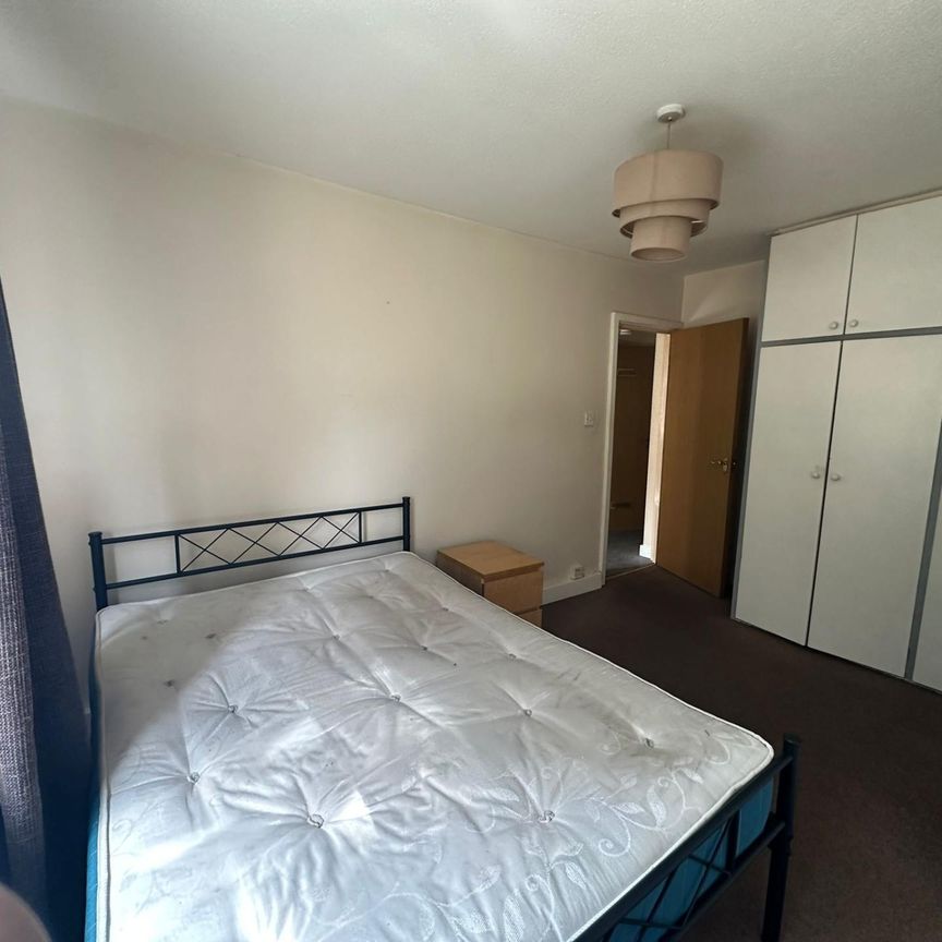 Eccles New Road, Salford - Photo 1