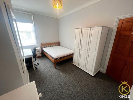 5 bedroom terraced house to rent - Photo 4