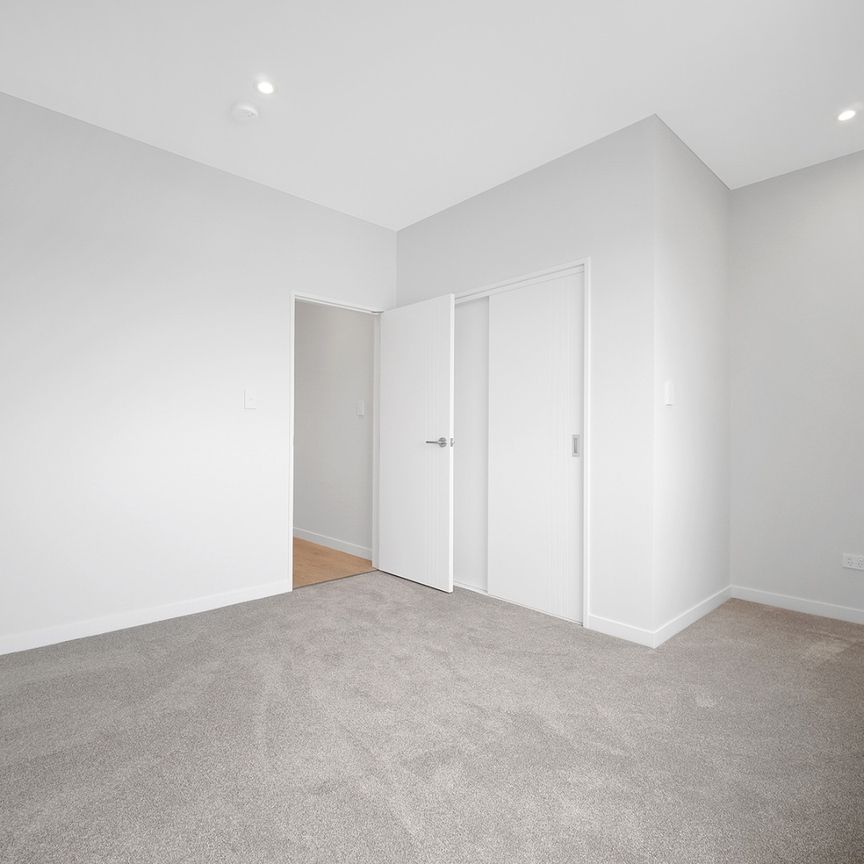 NEWLY built sunny one bedroom apartment in Hobsonville - Photo 1