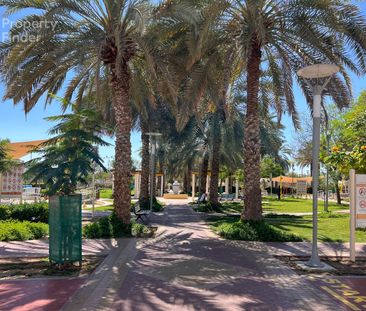 Spacious 3 Bedrooms Villa with Maids Room - Photo 4