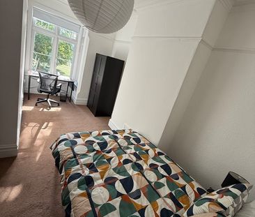 Room in a Shared House, Greenbank Road, L18 - Photo 6