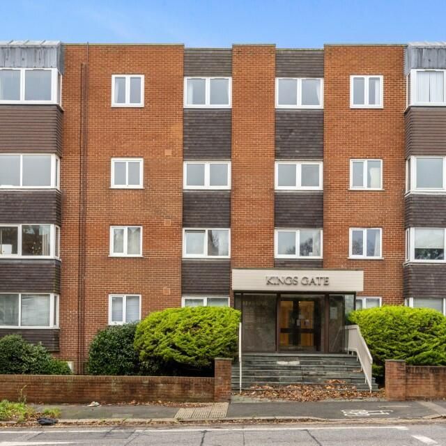 3 bedroom flat to rent - Photo 1