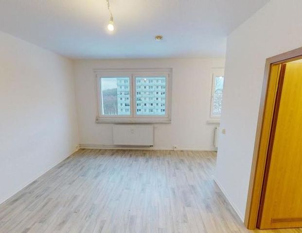 Große Balkonwohnung mit Einbauküche - Photo 1