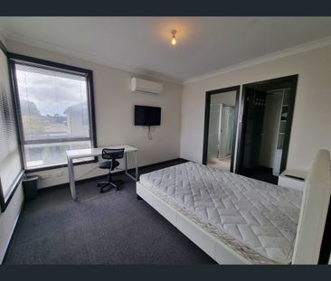 2/4 Hilltop Avenue, Clayton, Vic 3168 - Photo 6