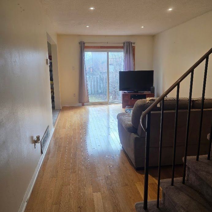 For Lease - 112 Patrice Crescent, Vaughan, Ontario - Photo 1