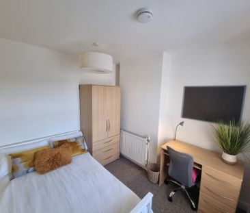 5 bedroom terraced house to rent - Photo 4