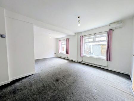 3 bedroom detached house to rent - Photo 4