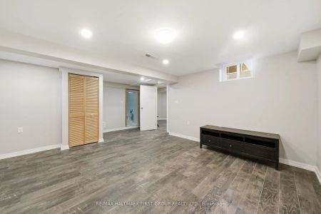 32 Hearne Crescent #Basement - Photo 5