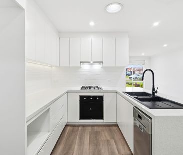 Stunning Family Home - Photo 3