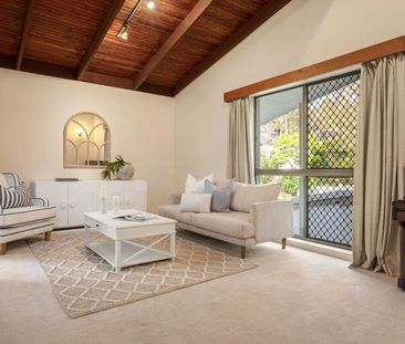 Spacious and Stylish 5-Bedroom Family Home in the Heart of Chapel Hill - Photo 3