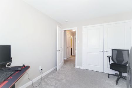 For Lease - 422 KAYAK Street, Barrhaven, Ontario - Photo 5