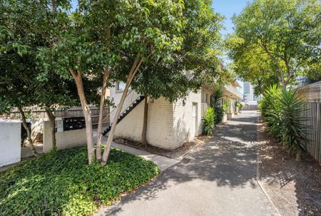 2/3 Arthur Street, South Yarra - Photo 5