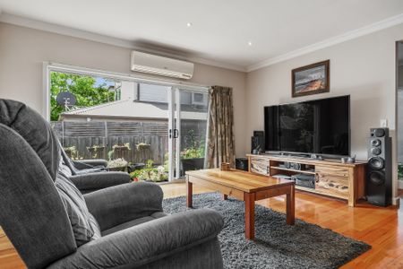 Three bedroom home in a great location - 6 Month lease - Photo 5