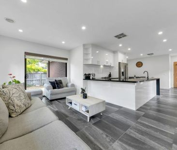 2/3 Moorillah Street, Hoppers Crossing VIC, Belconnen - Photo 1