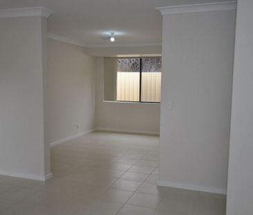Modern 4-Bedroom Home in Quiet Cul-de-Sac - Photo 1