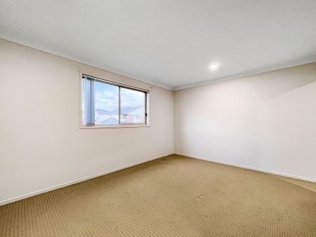 Family Home In The Heart Of Hamlyn Terrace - Photo 5